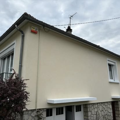 Façade d'une maison individuelle après isolation extérieure à Beauvais